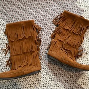 Minnetonka Moccasin Womens Size 6 Brown Suede Boot 3 Layer Fringe Calf High 1632